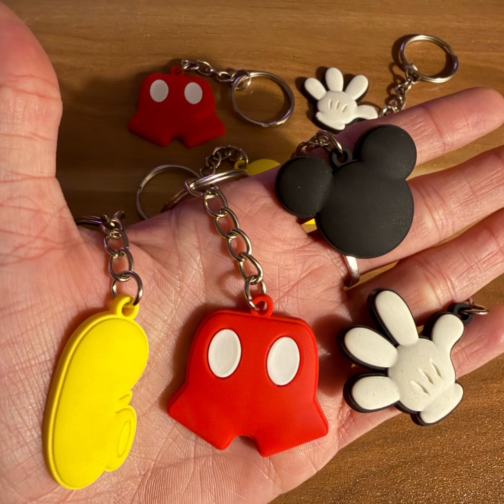7 Mickey/ Minnie Mouse Lot Keychains Key Ring/ Charms Rubber